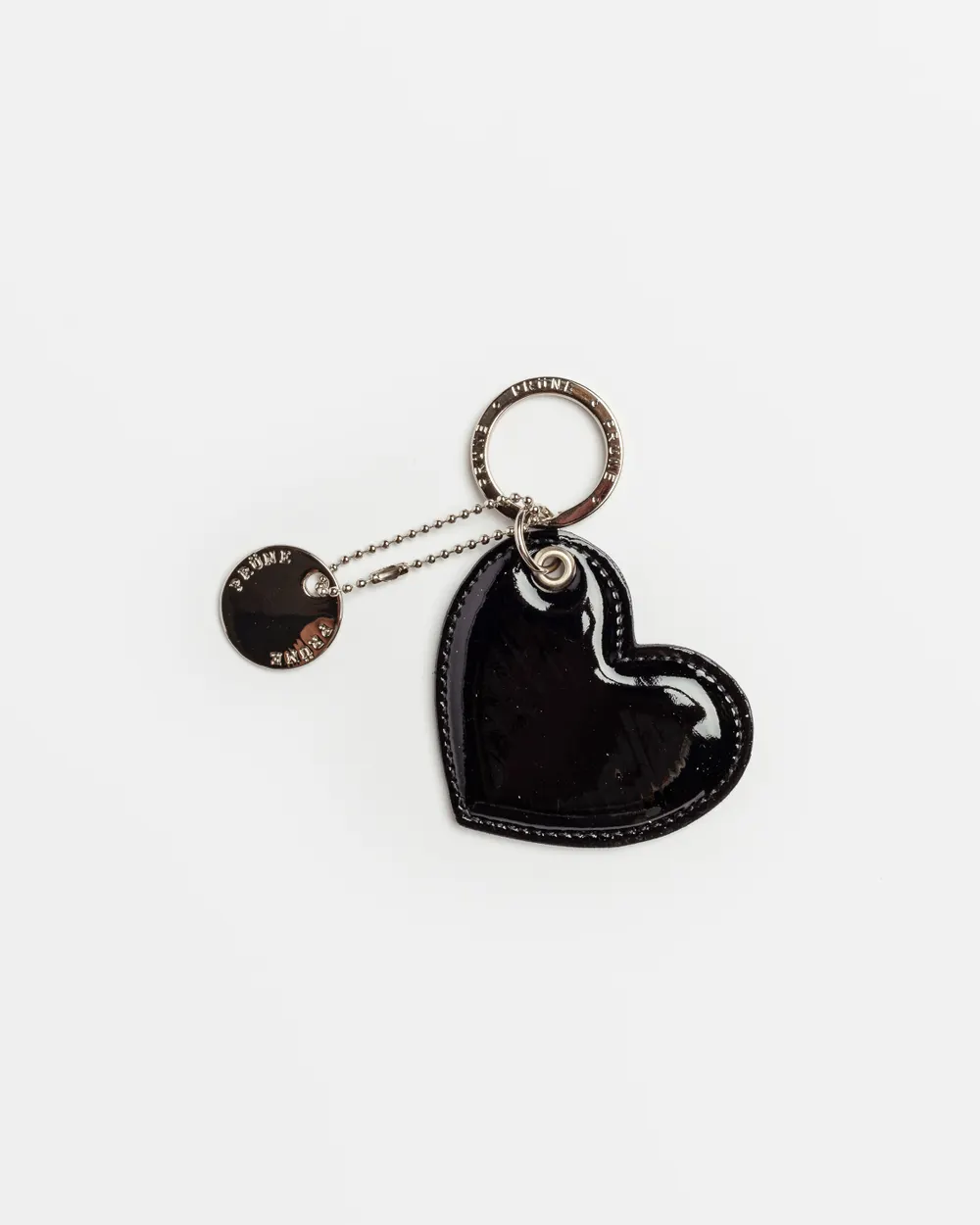 Llavero Charm Heart en cuero charol