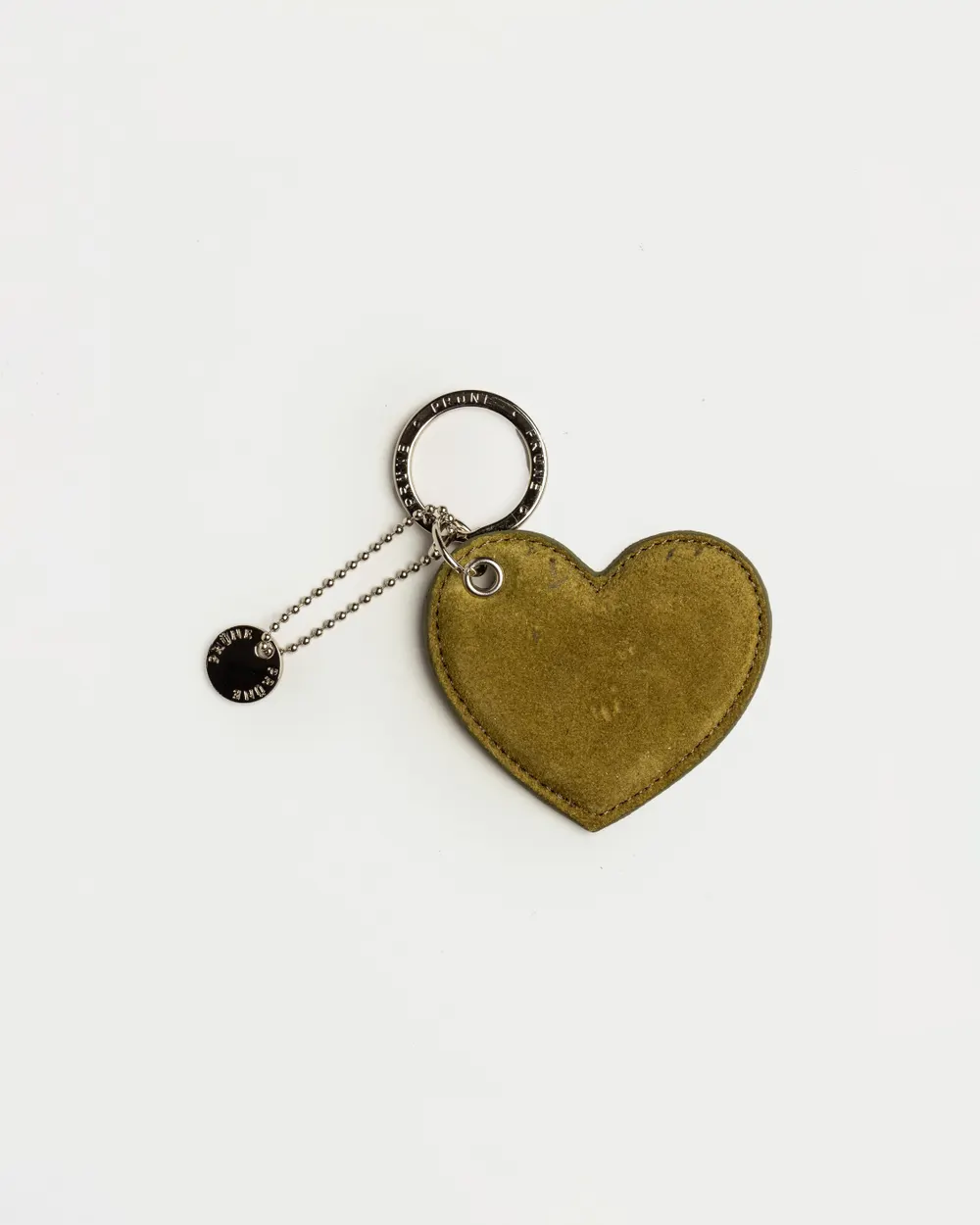 Llavero Charm Heart en cuero gamuza