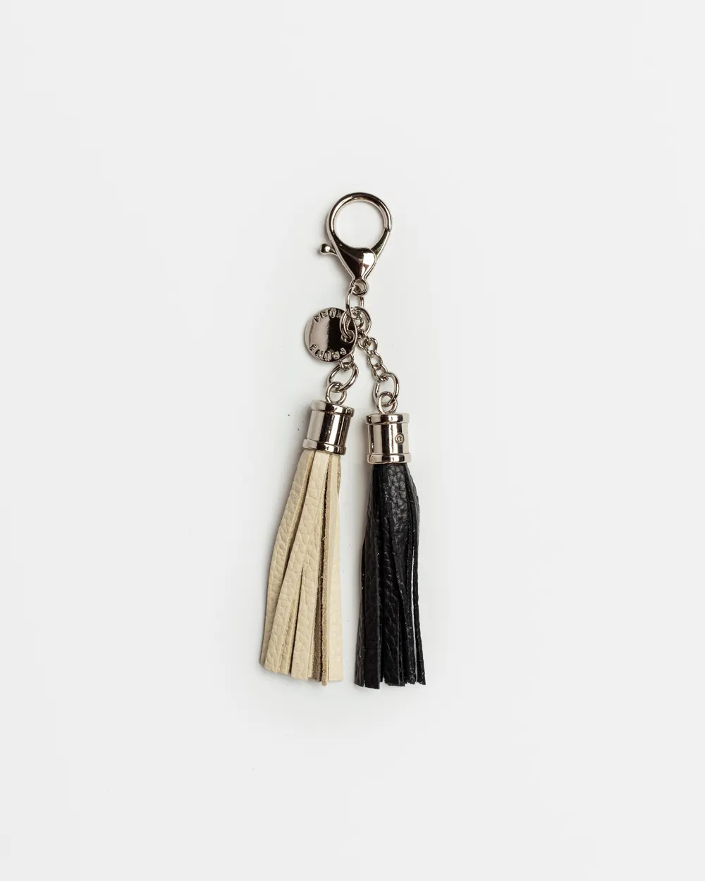 Llavero Charm Kumasi en cuero graneado