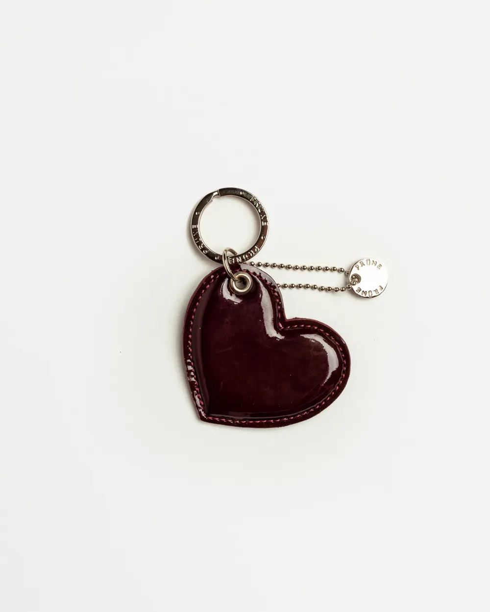 Llavero Charm Heart en cuero charol