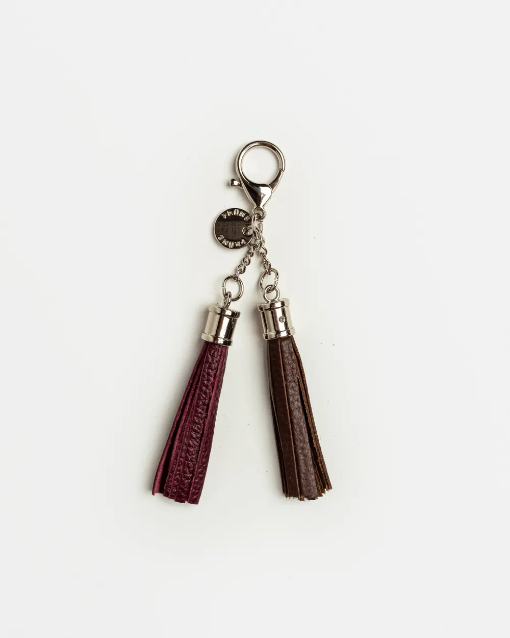 Llavero Charm Kumasi en cuero graneado